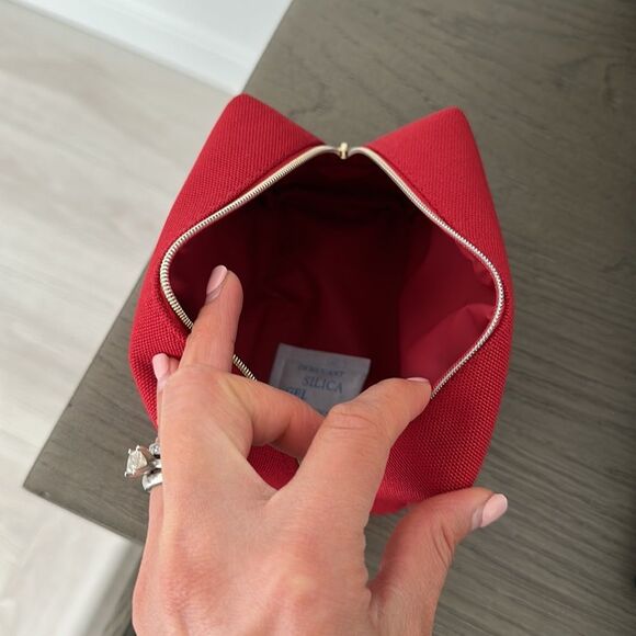 Red Dior cosmetics bag - Picture 6 of 6